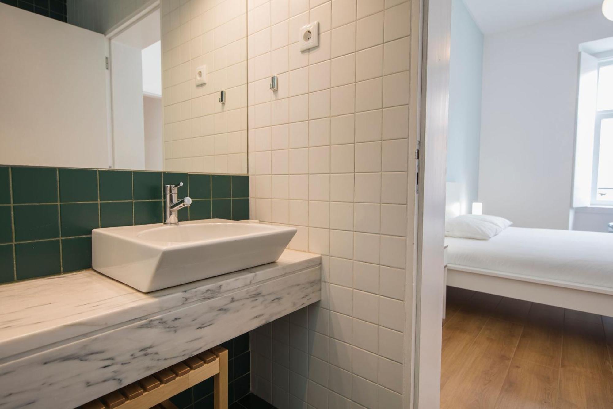 Sunny 3Bdr Apartment In Graca By Lovelystay Lisboa Екстериор снимка