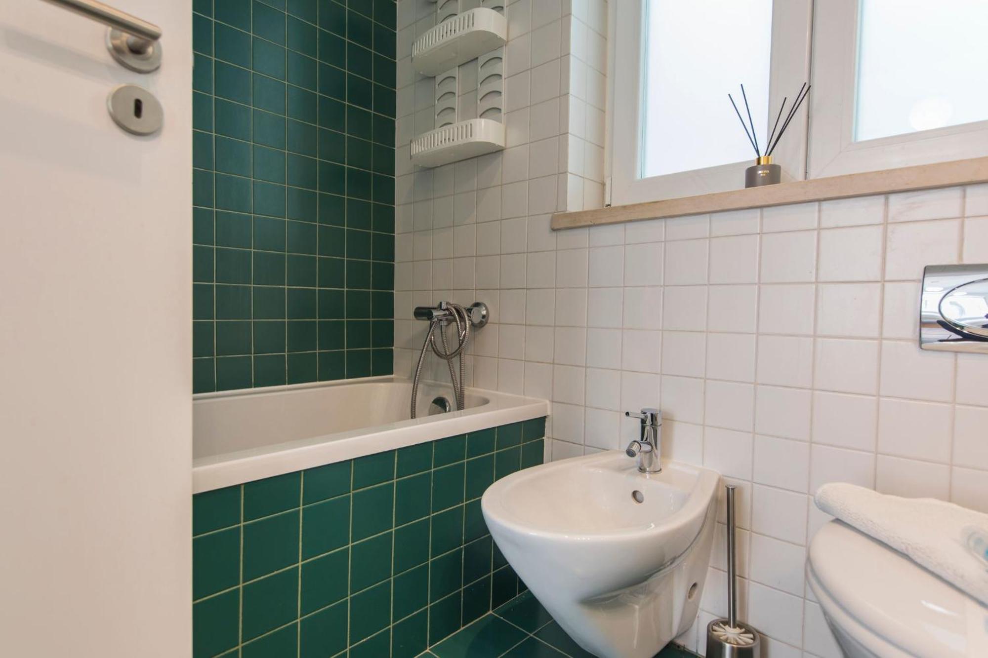 Sunny 3Bdr Apartment In Graca By Lovelystay Lisboa Екстериор снимка
